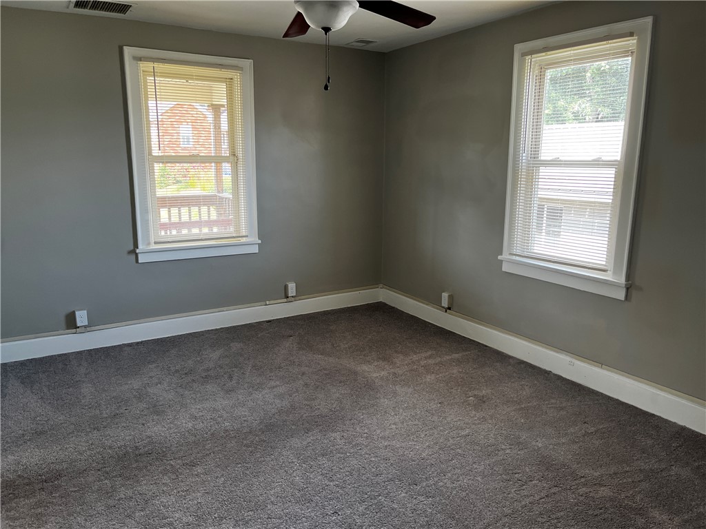 Canonsburg, Pennsylvania 15317, United States, 2 Bedrooms Bedrooms, ,1 BathroomBathrooms,Residential,Active,195799