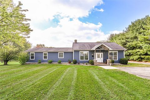 Photo of 2149 Kingview Rd, Scottdale, PA 15683 (MLS # 1725238)