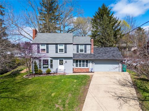 Photo of 216 W Northview Ave, New Castle, PA 16105 (MLS # 1747645)