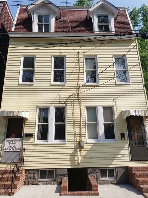 Photo of 1318 Halsey Pl, Pittsburgh, PA 15212 (MLS # 1745701)