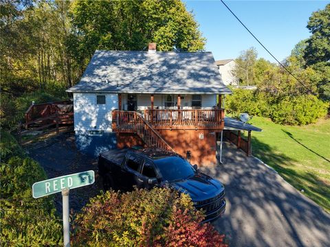 Photo of 134 Reed St, Burgettstown, PA 15021 (MLS # 1724967)