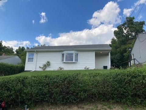 Photo of 1317 New York Ave, Mckeesport, PA 15133 (MLS # 1752609)