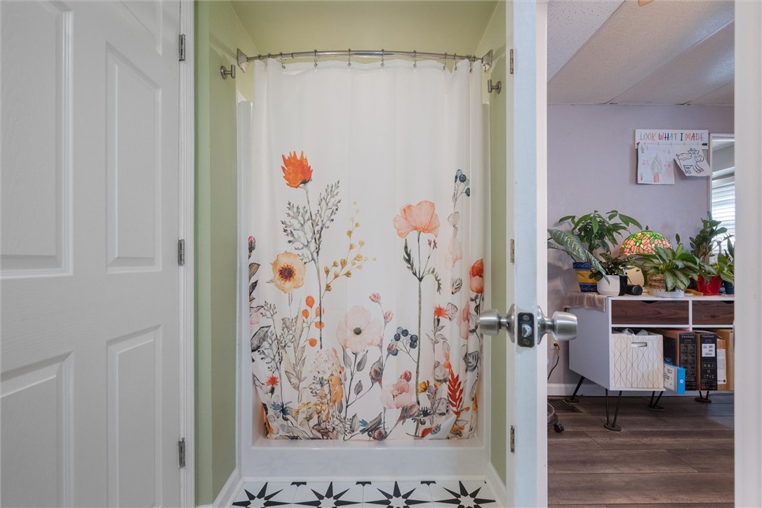 Buffalo Twp, Pennsylvania 16055, United States, 3 Bedrooms Bedrooms, ,2 BathroomsBathrooms,Residential,Active,221084