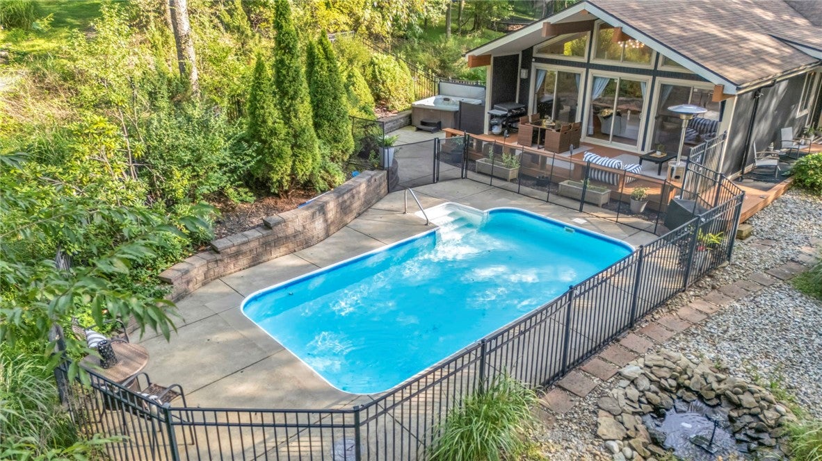 110 Clarks Lane
