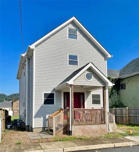 Photo of 860 Pennsylvania Ave #1, Coraopolis, PA 15108 (MLS # 1748672)