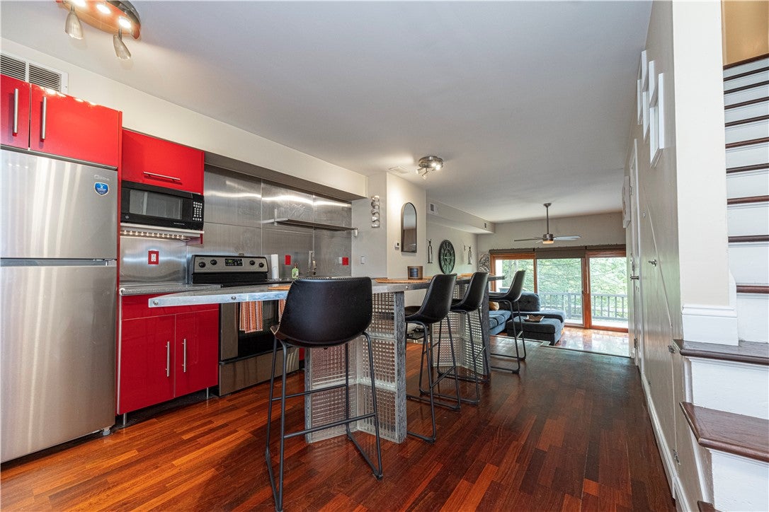 746 Carriage Cir