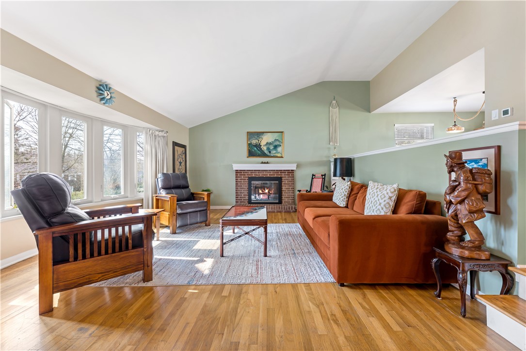 1466 Laurel Dr