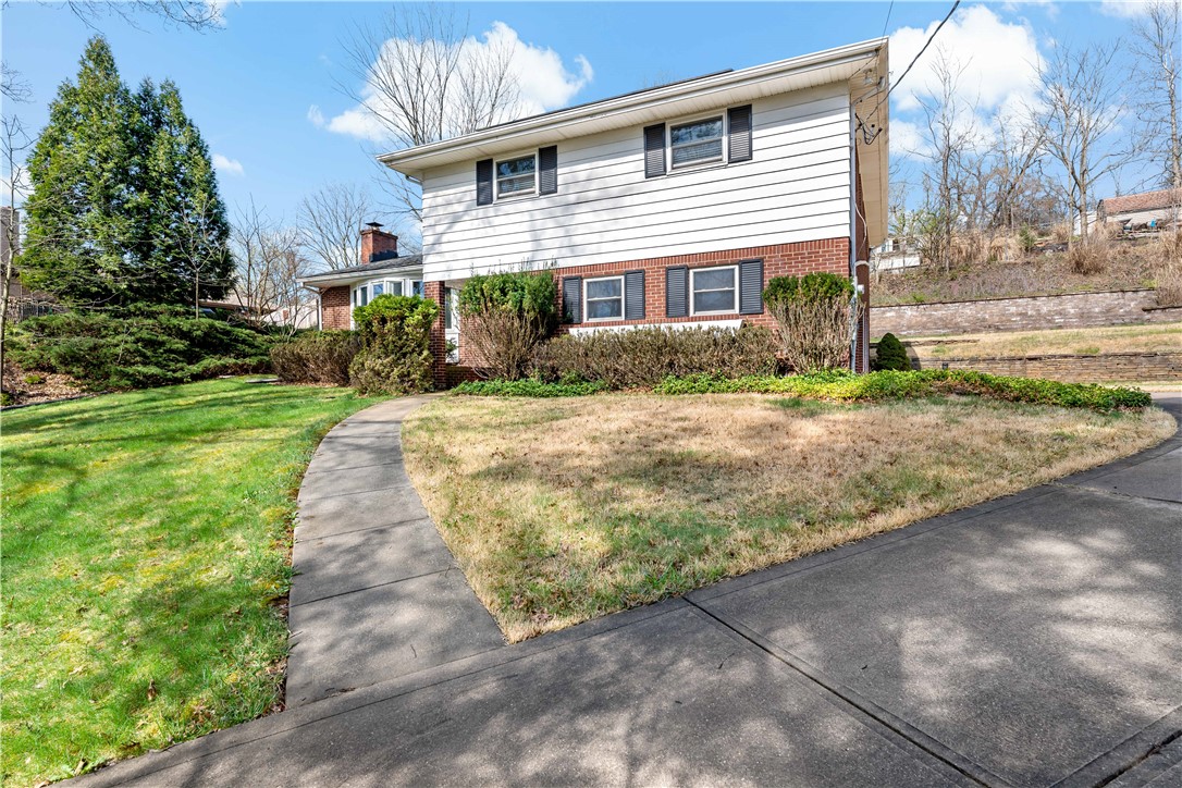 1466 Laurel Dr
