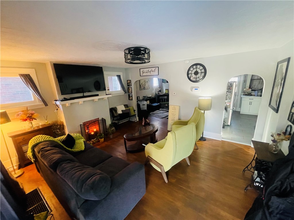 Sheraden, Pennsylvania 15204, United States, 3 Bedrooms Bedrooms, ,1 BathroomBathrooms,Residential,Pending,32268