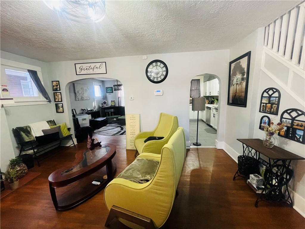 Sheraden, Pennsylvania 15204, United States, 3 Bedrooms Bedrooms, ,1 BathroomBathrooms,Residential,Pending,32268