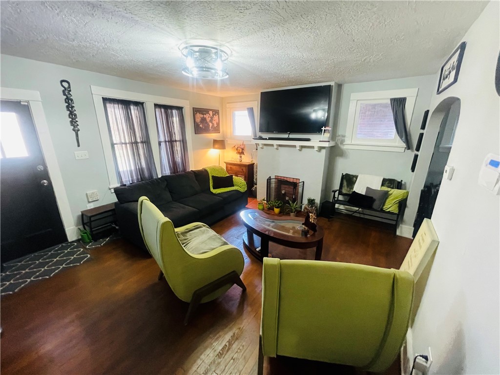 Sheraden, Pennsylvania 15204, United States, 3 Bedrooms Bedrooms, ,1 BathroomBathrooms,Residential,Pending,32268