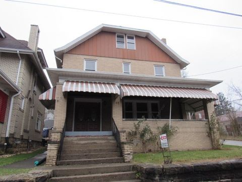 Photo of 115 6th Ave, Brownsville, PA 15417 (MLS # 1735171)