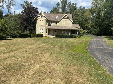 Photo of 4200 Wembleton Dr, Pittsburgh, PA 15238 (MLS # 1729307)