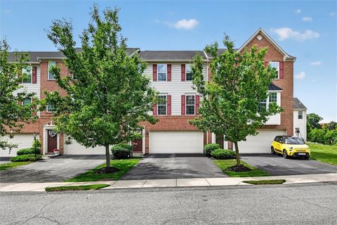 Photo of 1023 Grey Fox Cir, Bridgeville, PA 15017 (MLS # 1761466)