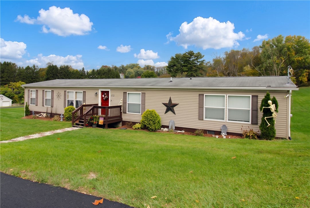 832 Fellsburg Rd