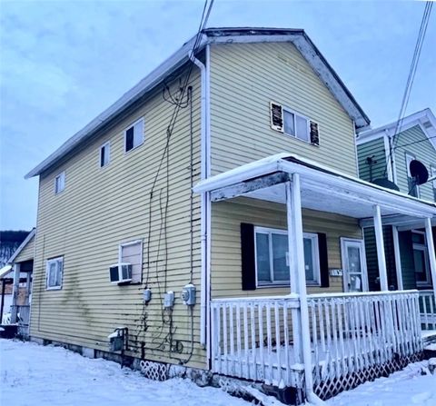 Photo of 1716 4th Ave, Beaver Falls, PA 15010 (MLS # 1737193)