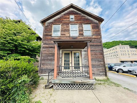 Photo of 222 S Jefferson St, Kittanning, PA 16201 (MLS # 1758102)