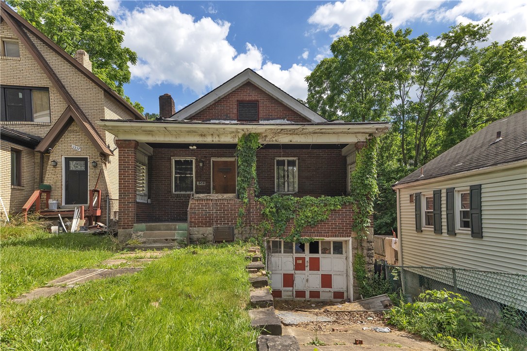 1541 Marie St