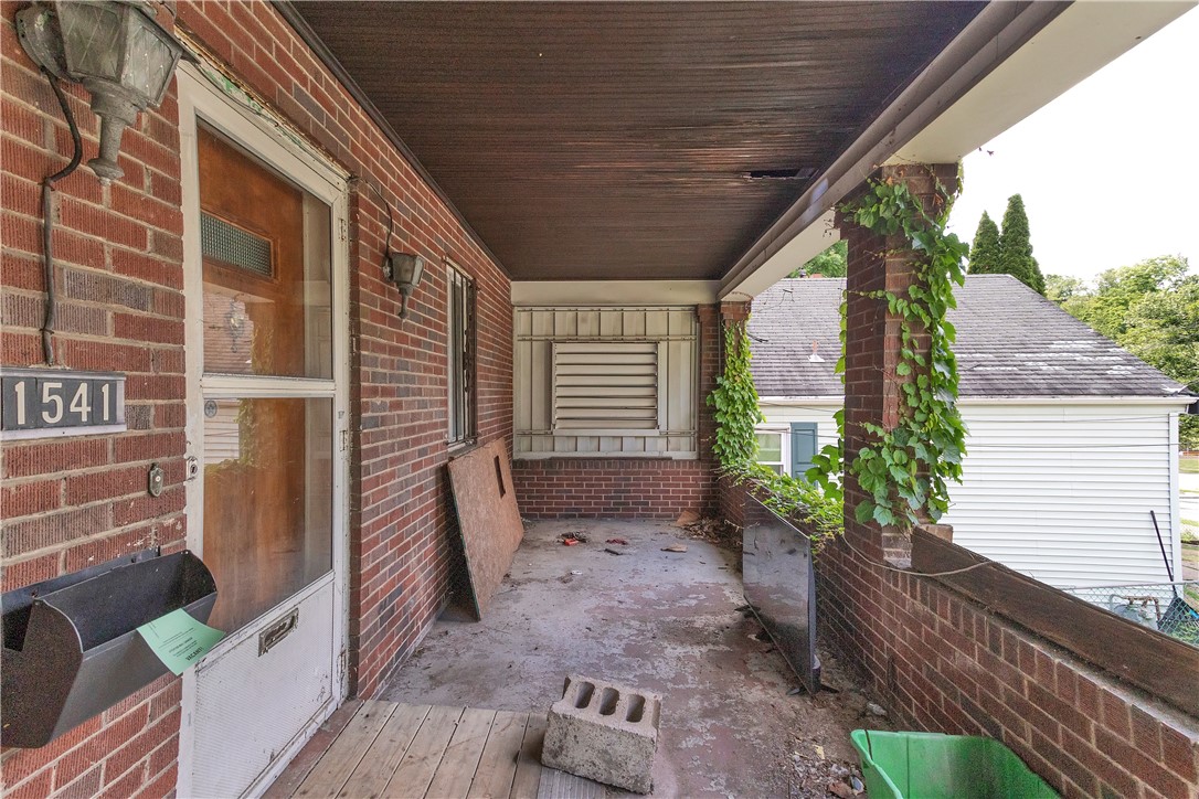 1541 Marie St