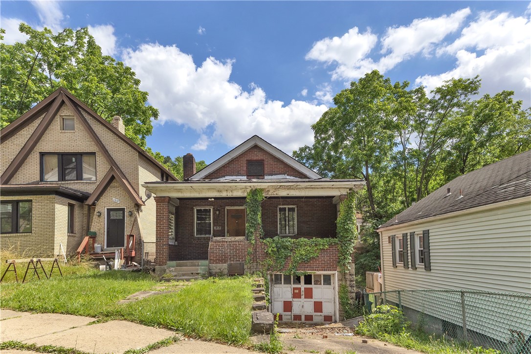1541 Marie St