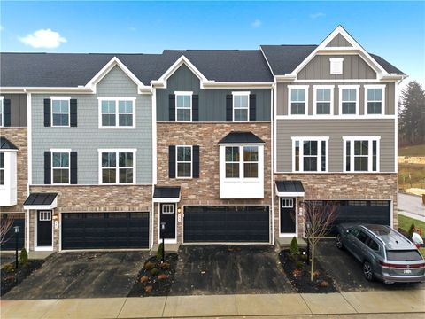 Photo of 343 Telluride Ln, Cranberry Twp, PA 16066 (MLS # 1735440)