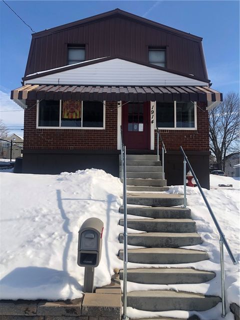 Photo of 1914 Alcoa Dr, New Kensington, PA 15068 (MLS # 1740003)