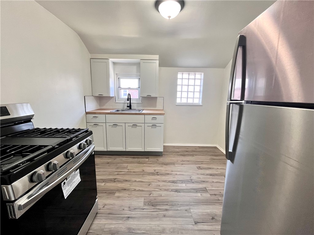 Neville Twp, Pennsylvania 15225, United States, 2 Bedrooms Bedrooms, ,1 BathroomBathrooms,Residential,Active,91540