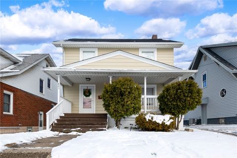 Photo of 821 Vogan St. St, New Castle, PA 16101 (MLS # 1736001)