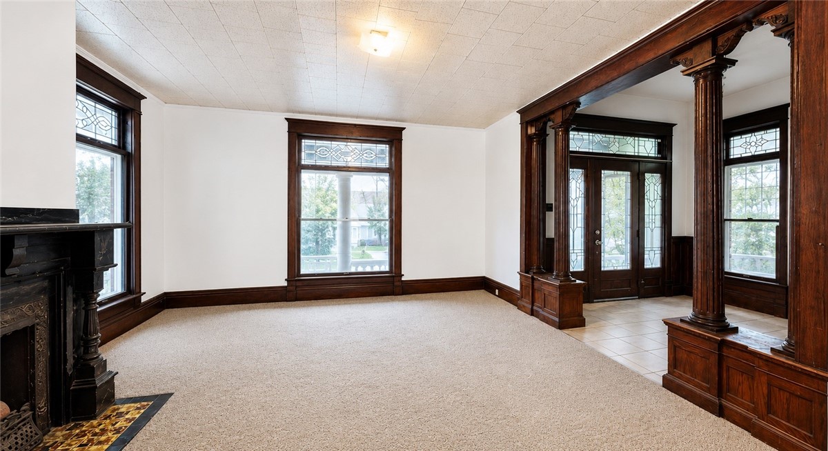 216 Fairview Ave