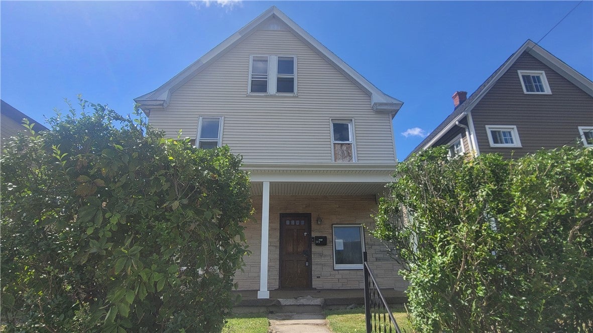 232 W 3rd St
