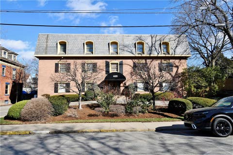 Condo For Sale - 425 N Neville St St #204<br/> Oakland, PA 15213