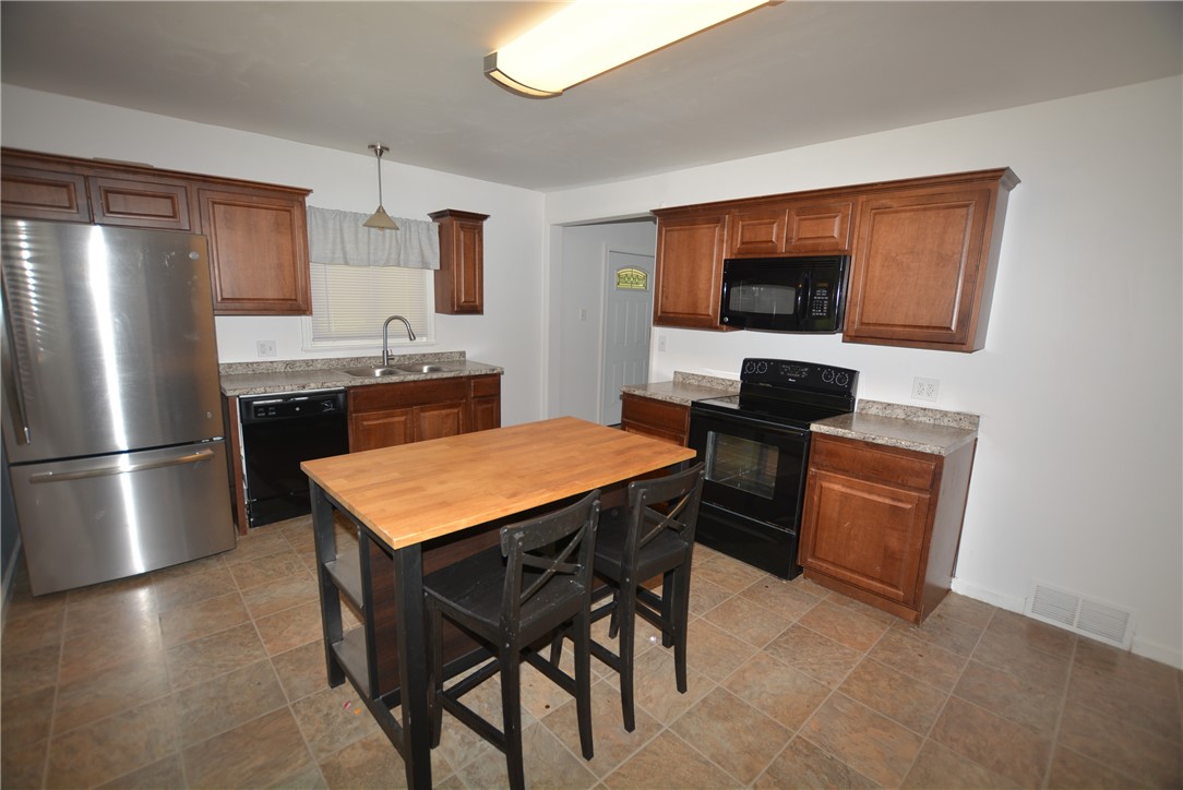 Robinson Twp - Nwa, Pennsylvania 15136, United States, 2 Bedrooms Bedrooms, ,1 BathroomBathrooms,Residential,Active,142595