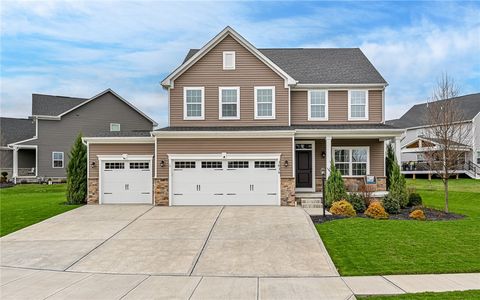 Photo of 3036 Eagle Ridge Dr, Valencia, PA 16059 (MLS # 1744961)