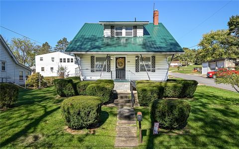 Photo of 129 May Ln, Evans City, PA 16033 (MLS # 1725986)