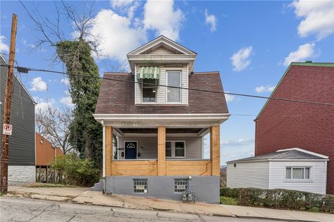 Photo of 1706 Rhine St, Pittsburgh, PA 15212 (MLS # 1731343)