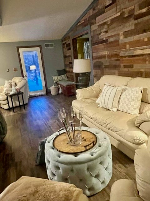 3458 Nearwood Dr