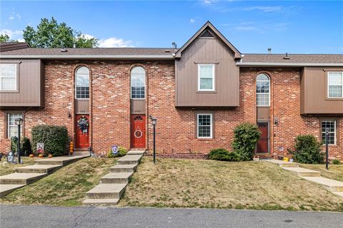 Photo of 1703 Timberglen Dr, Imperial, PA 15126 (MLS # 1747449)