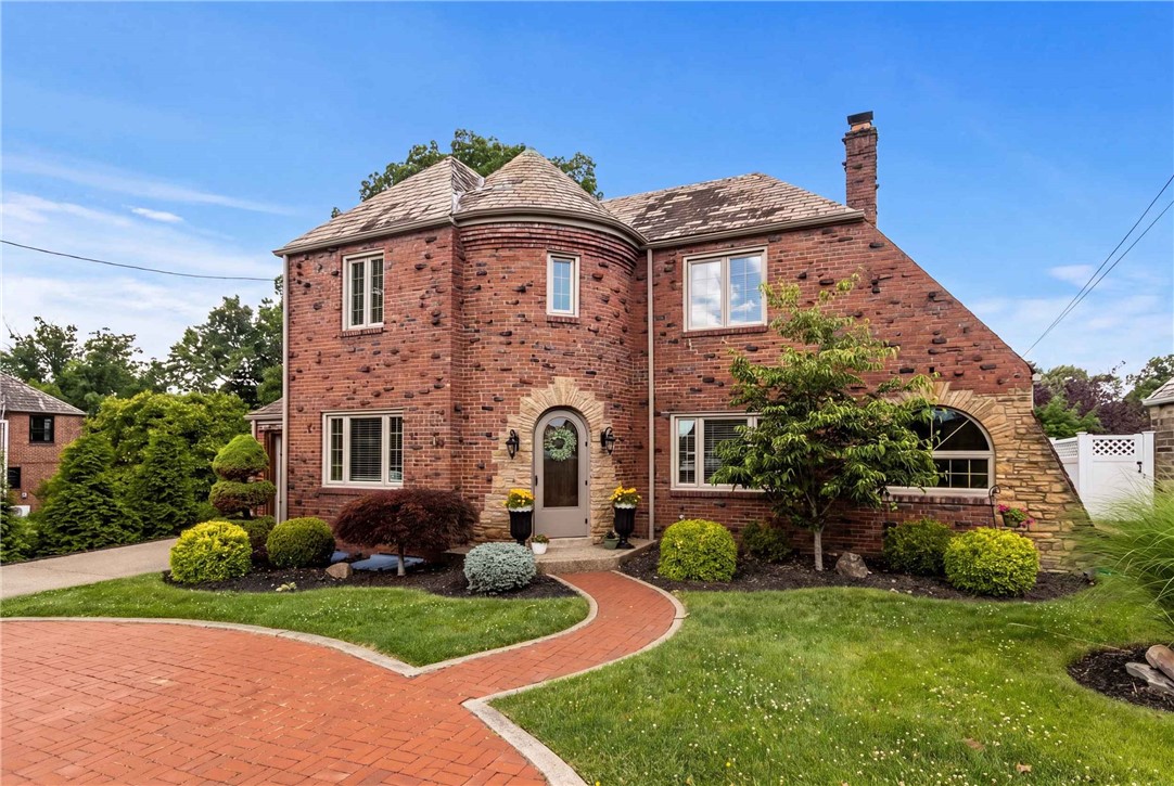 Photo 1 of 44 — 130 Crestview Dr, Pleasant Hills, PA 15236