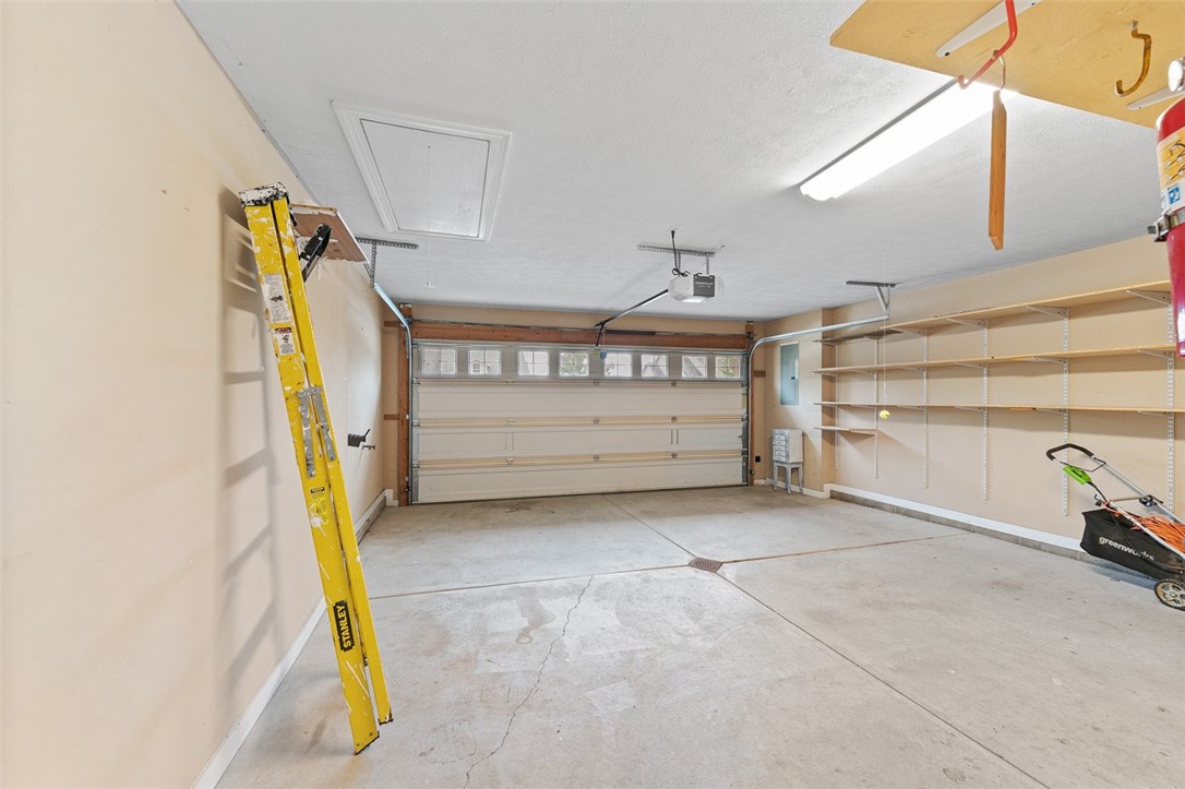 Murrysville, Pennsylvania 15626, United States, 2 Bedrooms Bedrooms, ,2 BathroomsBathrooms,Residential,Active,195498