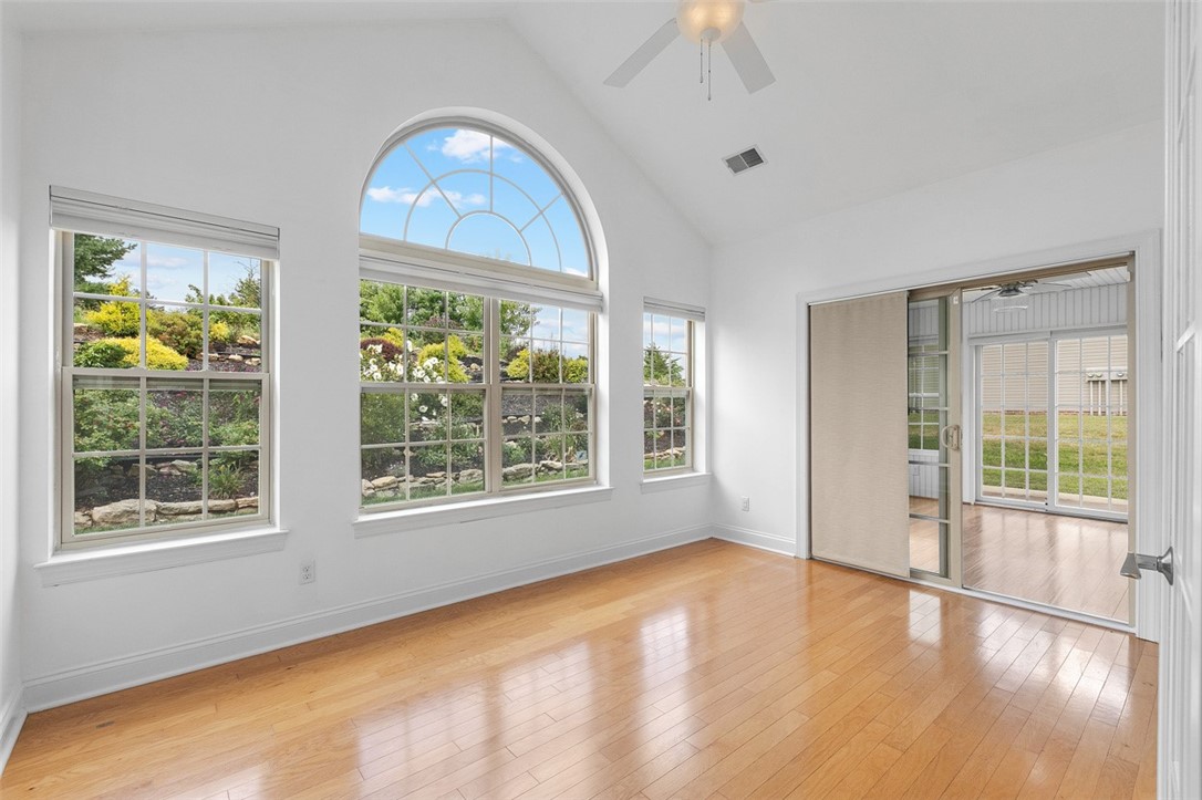 Murrysville, Pennsylvania 15626, United States, 2 Bedrooms Bedrooms, ,2 BathroomsBathrooms,Residential,Active,195498