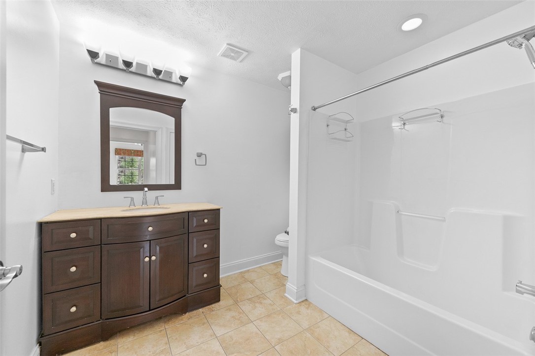 Murrysville, Pennsylvania 15626, United States, 2 Bedrooms Bedrooms, ,2 BathroomsBathrooms,Residential,Active,195498