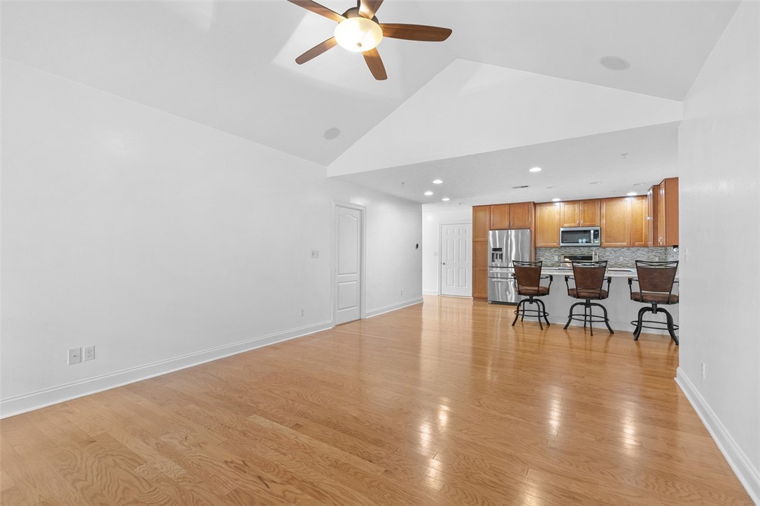 Murrysville, Pennsylvania 15626, United States, 2 Bedrooms Bedrooms, ,2 BathroomsBathrooms,Residential,Active,195498