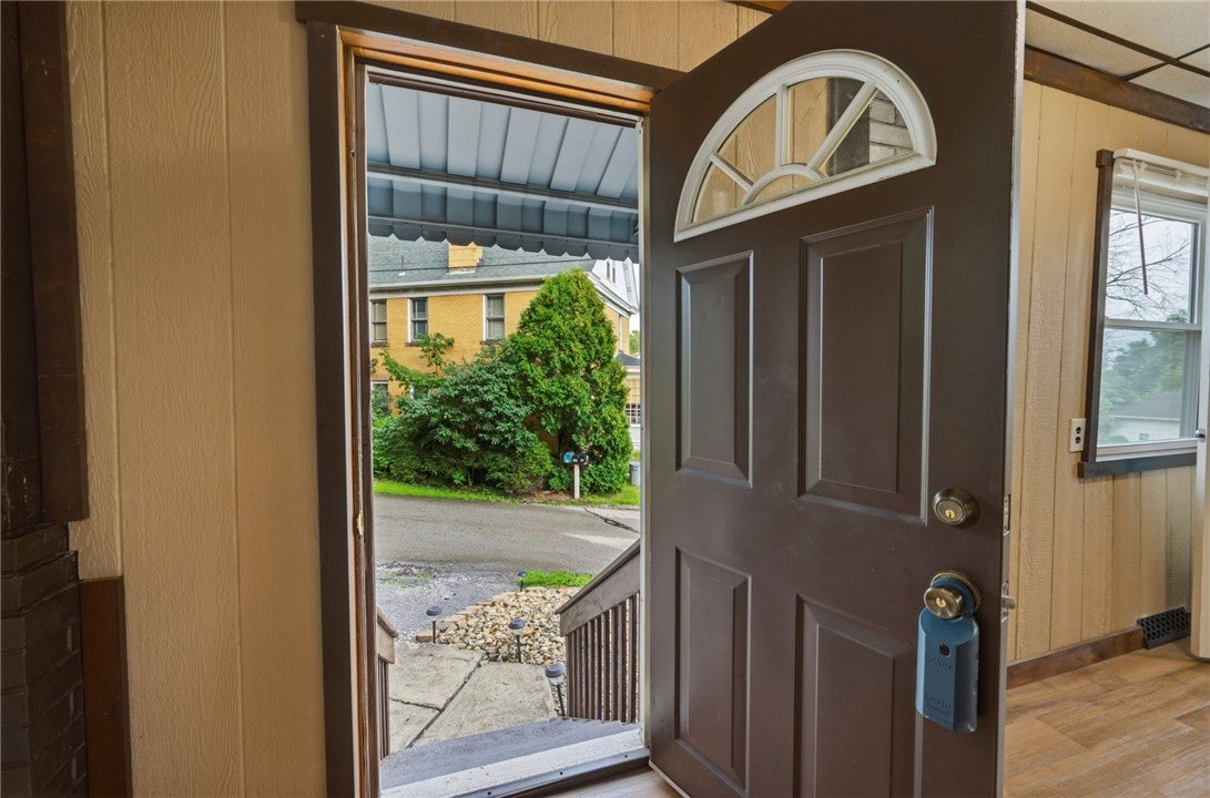 127 Orchard Ln