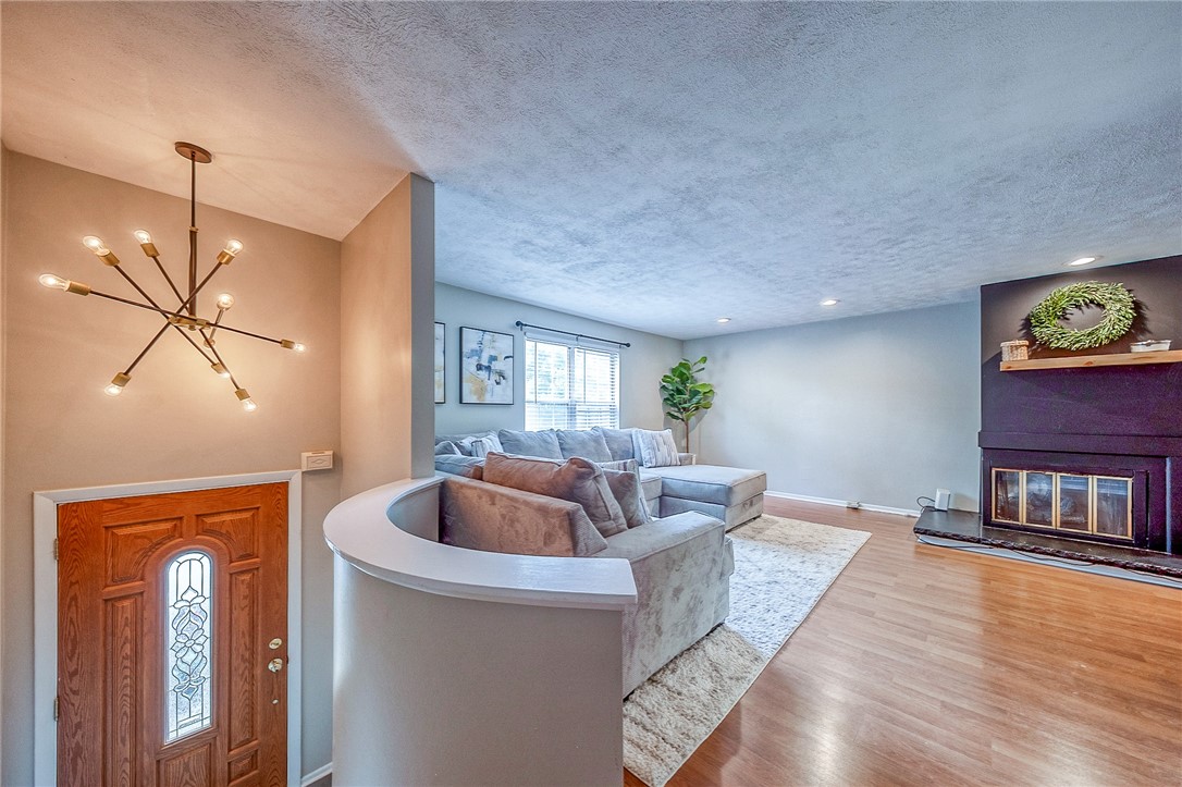 2627 Hunters Point