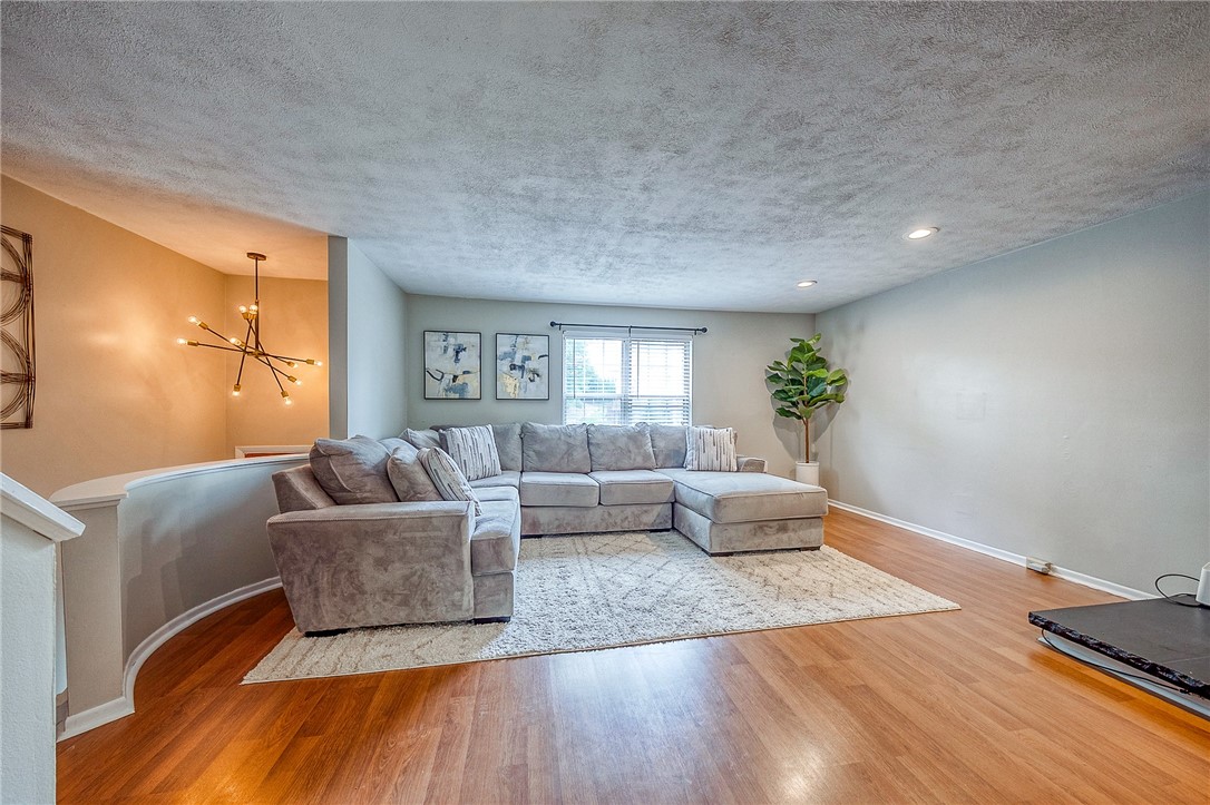 2627 Hunters Point