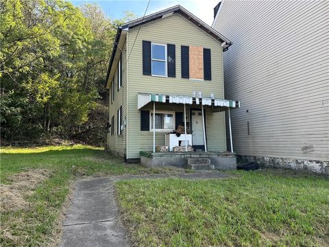 Photo of 2654 Woodland Ave, Pittsburgh, PA 15212 (MLS # 1725167)