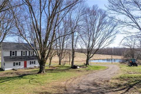 Photo of 587 Brownsdale Rd, Renfrew, PA 16053 (MLS # 1745243)