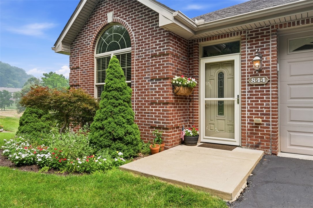 844 Village Dr