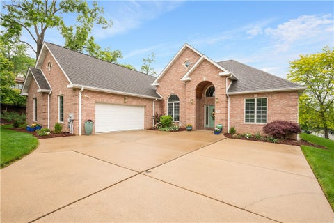 Photo for 221 Red Oak Dr