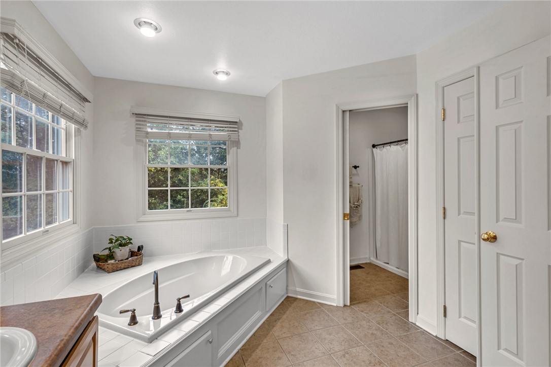 Ohio Twp, Pennsylvania 15237, United States, 4 Bedrooms Bedrooms, ,3 BathroomsBathrooms,Residential,Active,38741